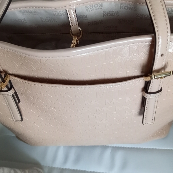 MICHAEL KORS Jet Set Large Embossed Logo Patent Leather Tote Bag Nude w/ COA - Picture 7 of 15